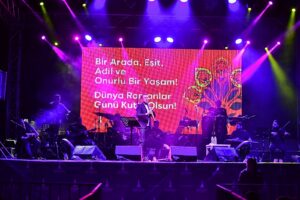 Kültürpark’ta Hüsnü Şenlendirici rüzgarı
