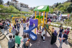 Limontepeli çocuklara 23 Nisan hediyesi