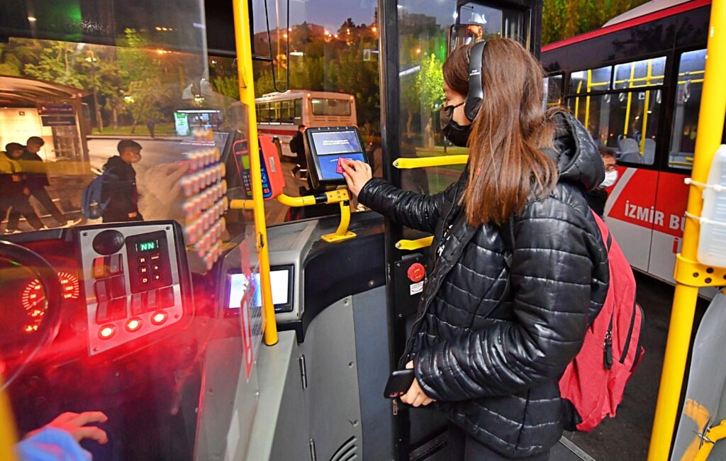 Halk Taşıt ile İzmirlilere 122 milyon TL’lik katkı