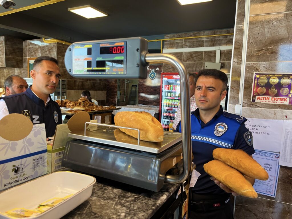 Aliağa Zabıtası’ndan Fırınlara Gramaj ve Fiyat Denetimi