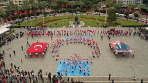 İzmir’de coşkulu 19 Mayıs kutlaması