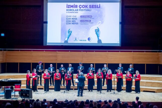 İzmir Çok Sesli Korolar Festivali’nde müzik şöleni