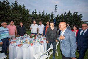 Ramazan’ın son gününde iftar sofrası Büyükşehir emekçileri için kuruldu