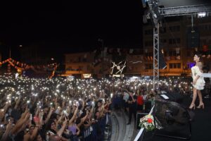 Bergama Melek Mosso ile coştu