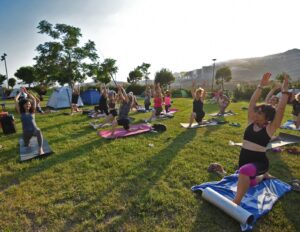 Yoga festivali Bornova Macera Parkı’nda başladı