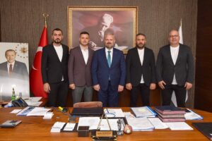 MENEMEN İÇİN EL ELE