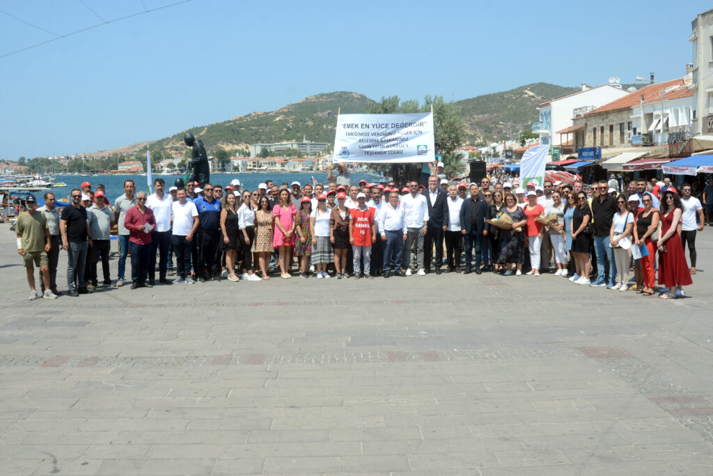 FOÇA BELEDİYESİ İŞÇİLERİ İÇİN TOPLU SÖZLEŞME İMZALANDI