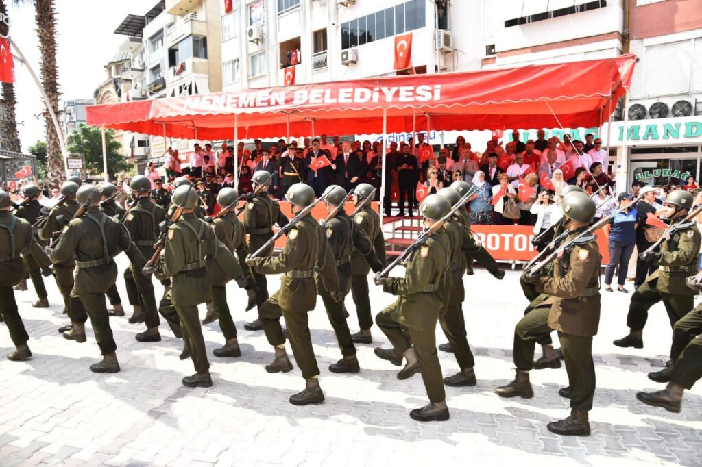 Menemen’de 30 Ağustos coşkusu