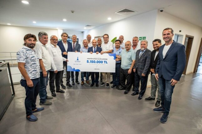 İzmir Büyükşehir Belediyesi’nden amatör kulüplere 5 milyon 150 bin liralık destek