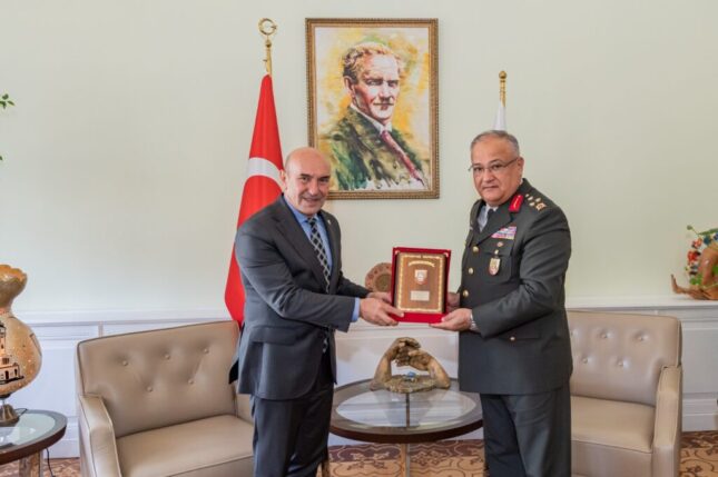 Başkan Soyer Ege Ordu Komutanı Kemal Yeni’yi konuk etti