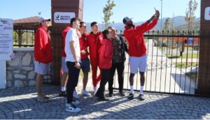 Aliağa Petkimsporlu Oyunculardan Pati Park’a Ziyaret