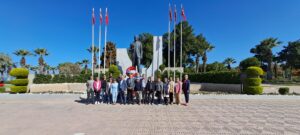 İYİ Parti Aliağa, Atatürk Anıtına çelenk bıraktı
