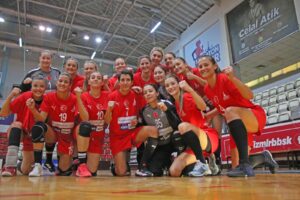 İzmirli hentbolculara Portekizli rakip