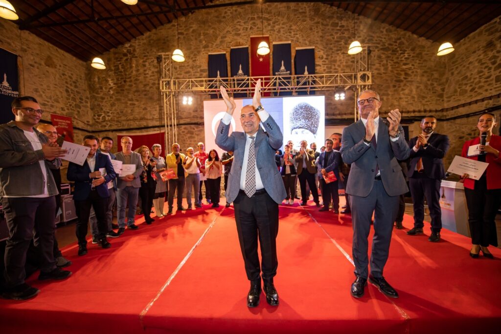 Başkan Soyer: “Her biriniz bu memleketin geleceğine yıldız oldunuz”