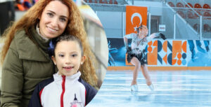 Minik buz pateni sporcusu Doğa annesinin yolunda