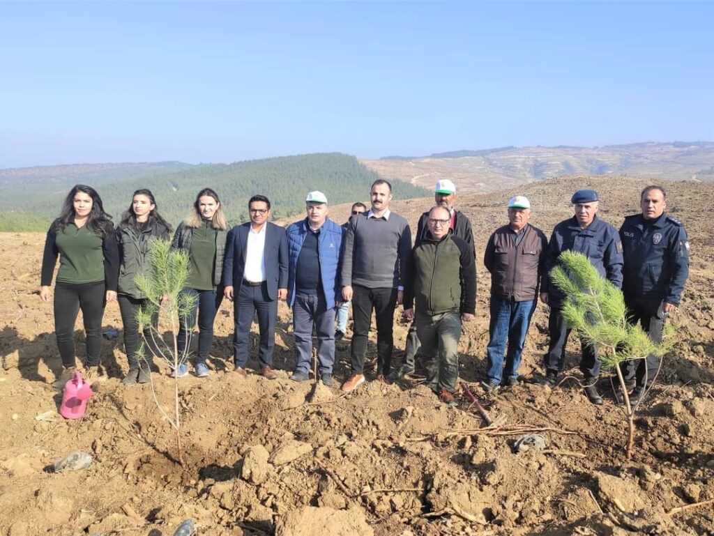 KINIK’TA FİDANLAR TOPRAKLA BULUŞTU