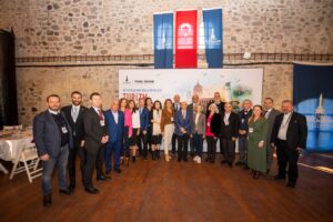 Büyükşehirlerin turizm birimleri İzmir’de buluştu