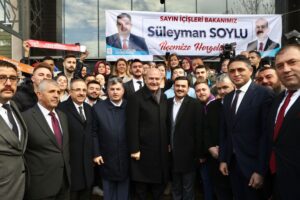 BAKAN SÜLEYMAN SOYLU KINIK’TA MUHTARLAR İLE BULUŞTU.