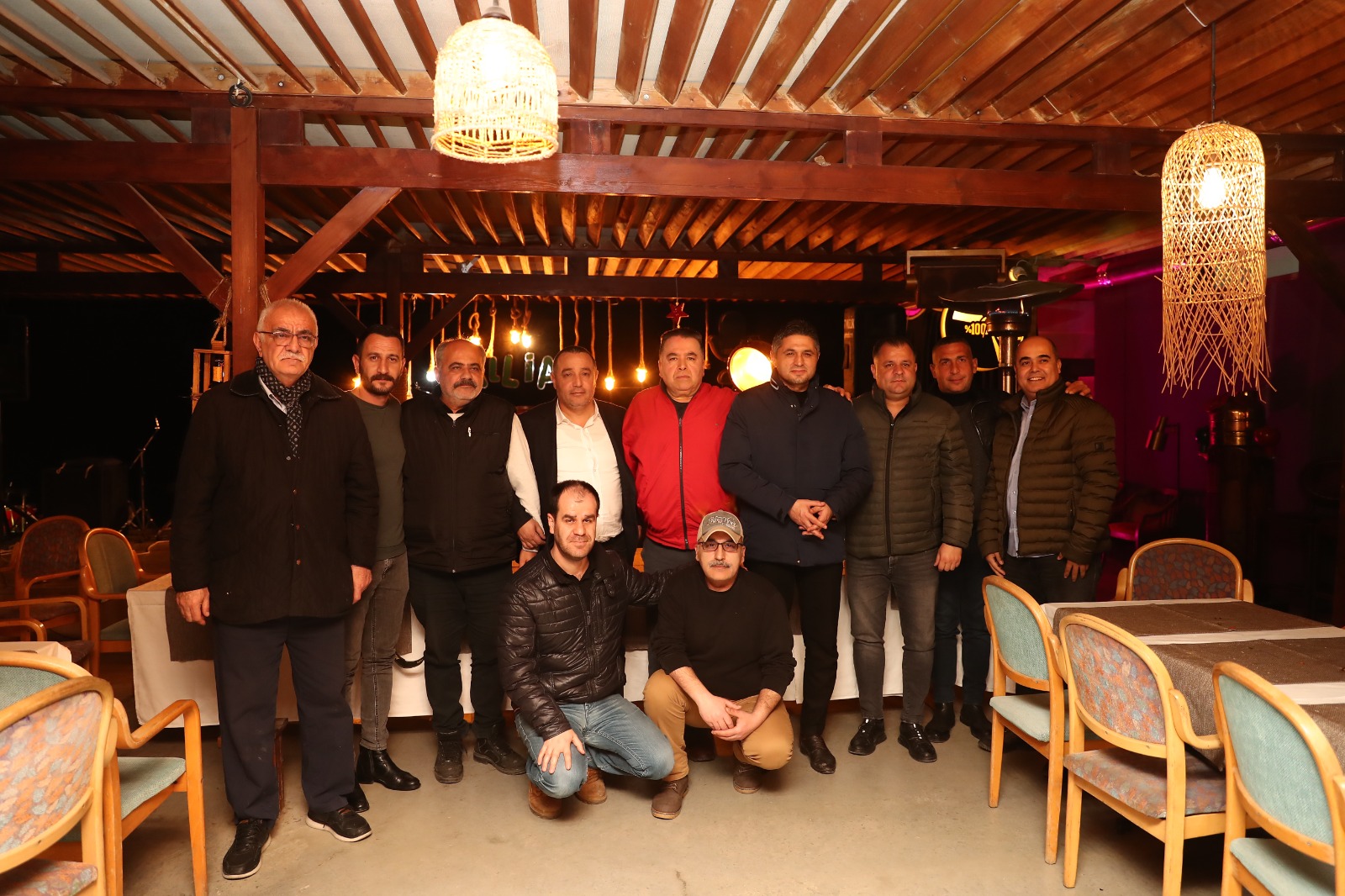 Aliağaspor FK futbolcuları ve yönetimi moral yemeğinde basınla buluştu
