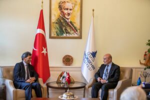 Başkan Soyer Hindistan Büyükelçisi’ni ağırladı