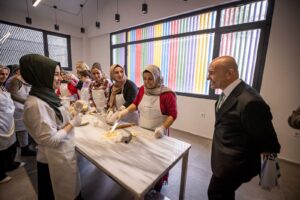İzmir’in 16’ncı Masal Evi Menemen’de açıldı