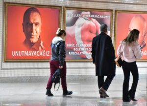 Fethi Sekin ve Musa Can anıldı