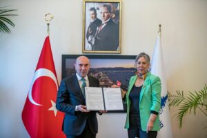 Başkan Soyer zehirsiz kent İzmir için imza attı