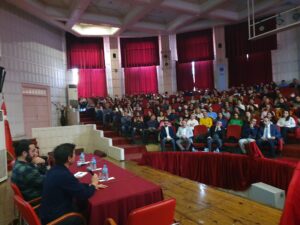 İzmir İl Milli Eğitim Müdürlüğü “Afet Sonrası Okulda Ruh Sağlığı” Konferansı düzenledi