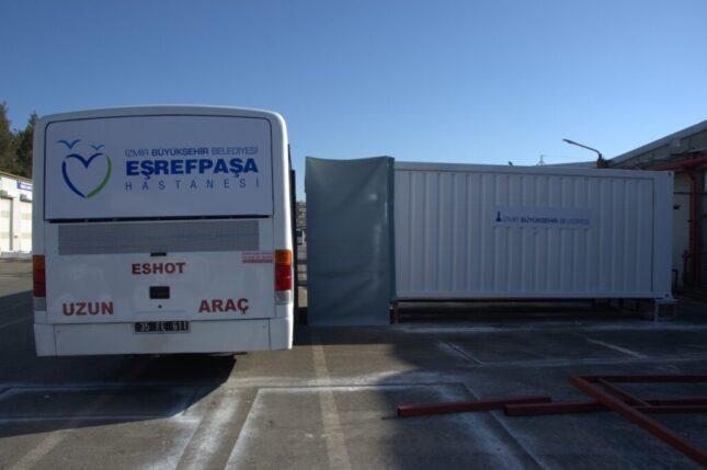 Deprem bölgesine mobil klinik ve konteyner ameliyathane