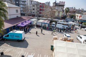 İzmir Büyükşehir Belediyesi tüm birimleriyle Osmaniye’de