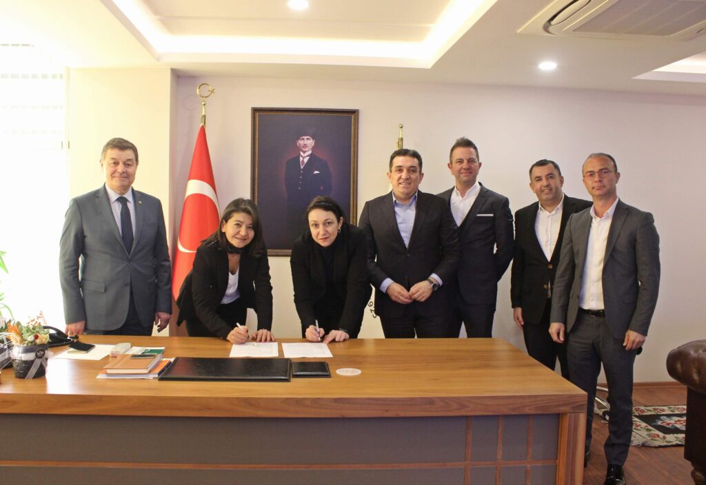 BERTO’DAN ÜYELERİNE ÖZEL BERTO LOGOLU KREDİ KARTI