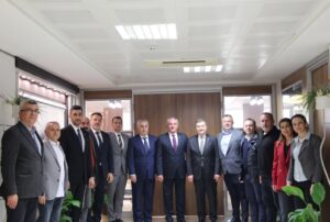 BERTO’DAN MENEMEN TİCARET ODASI’NA ZİYARET