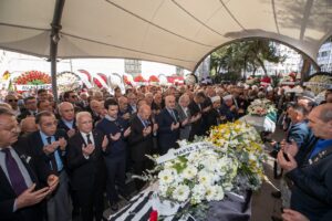 Zorlu son yolculuğuna uğurlandı