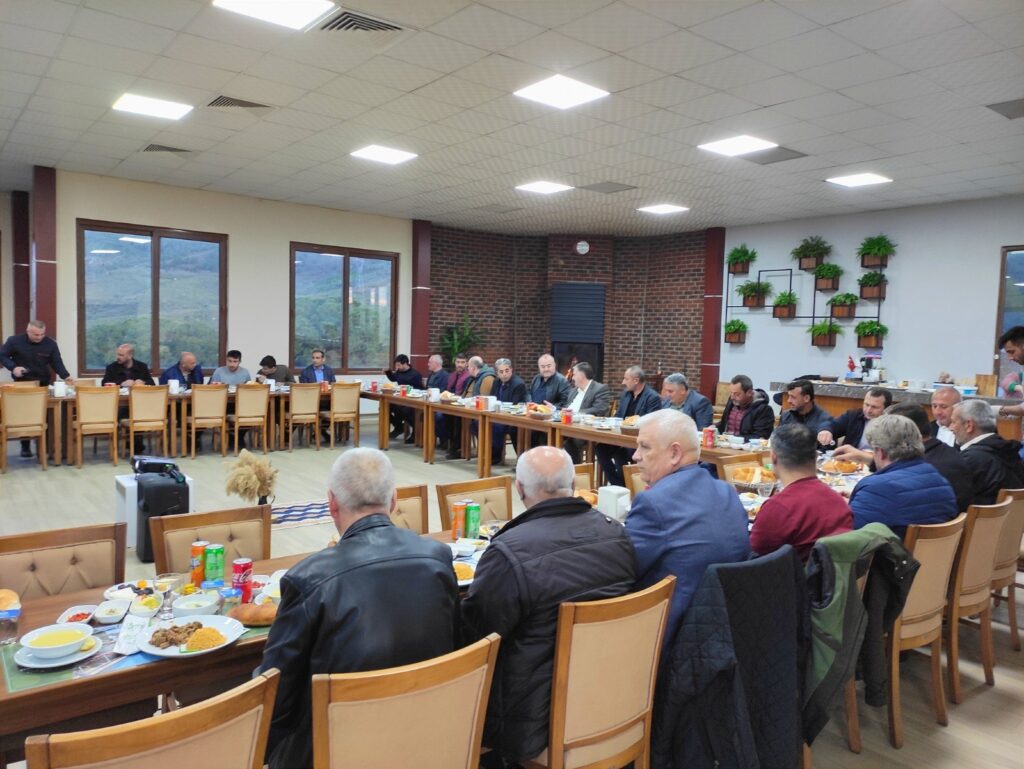 Kınık Belediyesi’nden Meclis Üyelerine İftar Yemeği