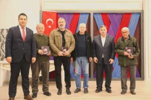 Emekli teşkilat mensuplarına anlamlı kutlama 
