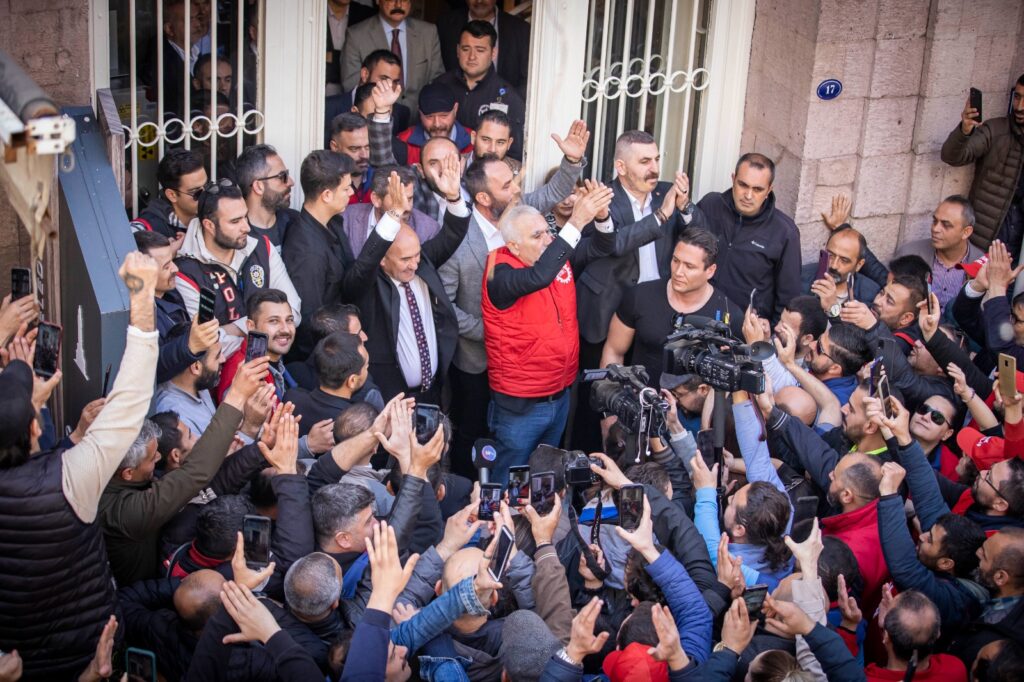 İZELMAN işçisine yüzde 54 zam