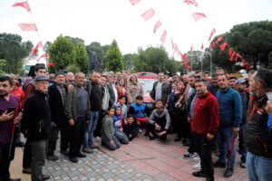 YERLİ ARAÇ TOGG KINIK’TA İLGİ ODAĞI OLDU