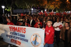 Dikili’de 19 Mayıs coşkusu yaşandı