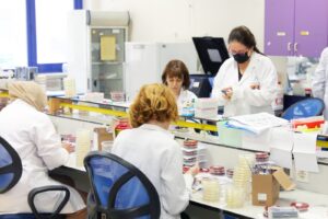 DEÜ LABORATUVARLARINDA DİJİTAL DÖNEM
