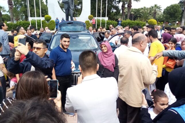 Türkiye’nin yerli otomobili TOGG, Aliağa’da vatandaşlarla buluştu