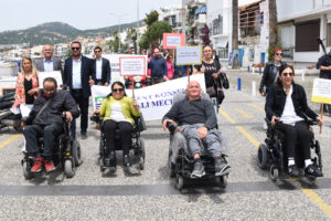 FOÇA’DA ENGELLİLER HAFTASI FARKINDALIK YÜRÜYÜŞÜ