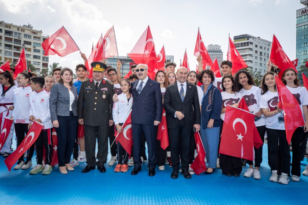 İzmir’de 19 Mayıs coşkusu
