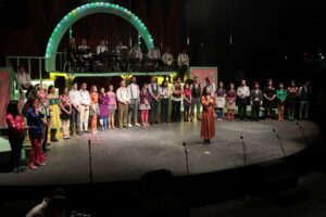 Aliağa Belediye Tiyatrosu Oyuncularından Muhteşem Performans