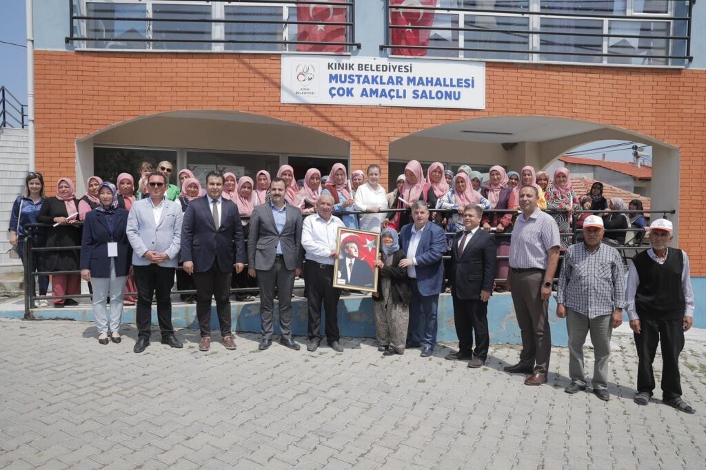 Kınık’ta Halk Eğitim Kursları Sergisi ve Kermes Düzenlendi