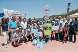 Aliağa’da ‘Temiz Çevre Temiz Dünya’ Temalı Deniz Temizliği