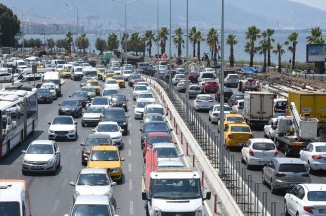 İzmir’in yeni trafiğe kayıtlı araç sayısı belli oldu