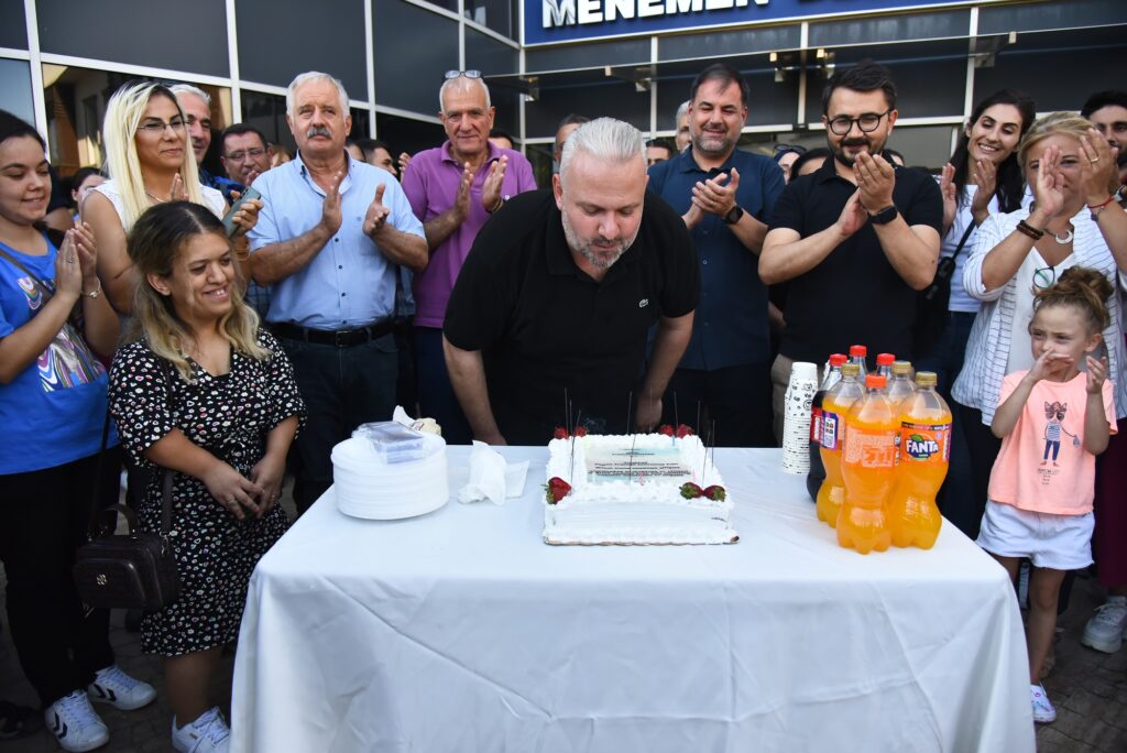 BAŞKAN PEHLİVAN’A SÜRPRİZ KUTLAMA