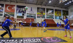İzmir Büyükşehir Belediyesi spor okullarında yeni dönem başladı