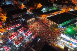 Kınık Hasat Festivali’nde Yıldızlar Geçidi