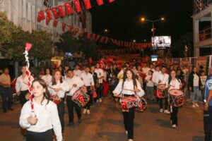 Kınık’ta 100. yıl coşkusu belediye hoparlörüyle sokaklarda yankılandı